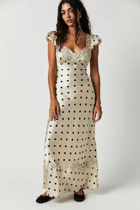 Butterfly Babe Lace Polka Dot Maxi Dress Stylish Pleated A-Line Maxi Dress