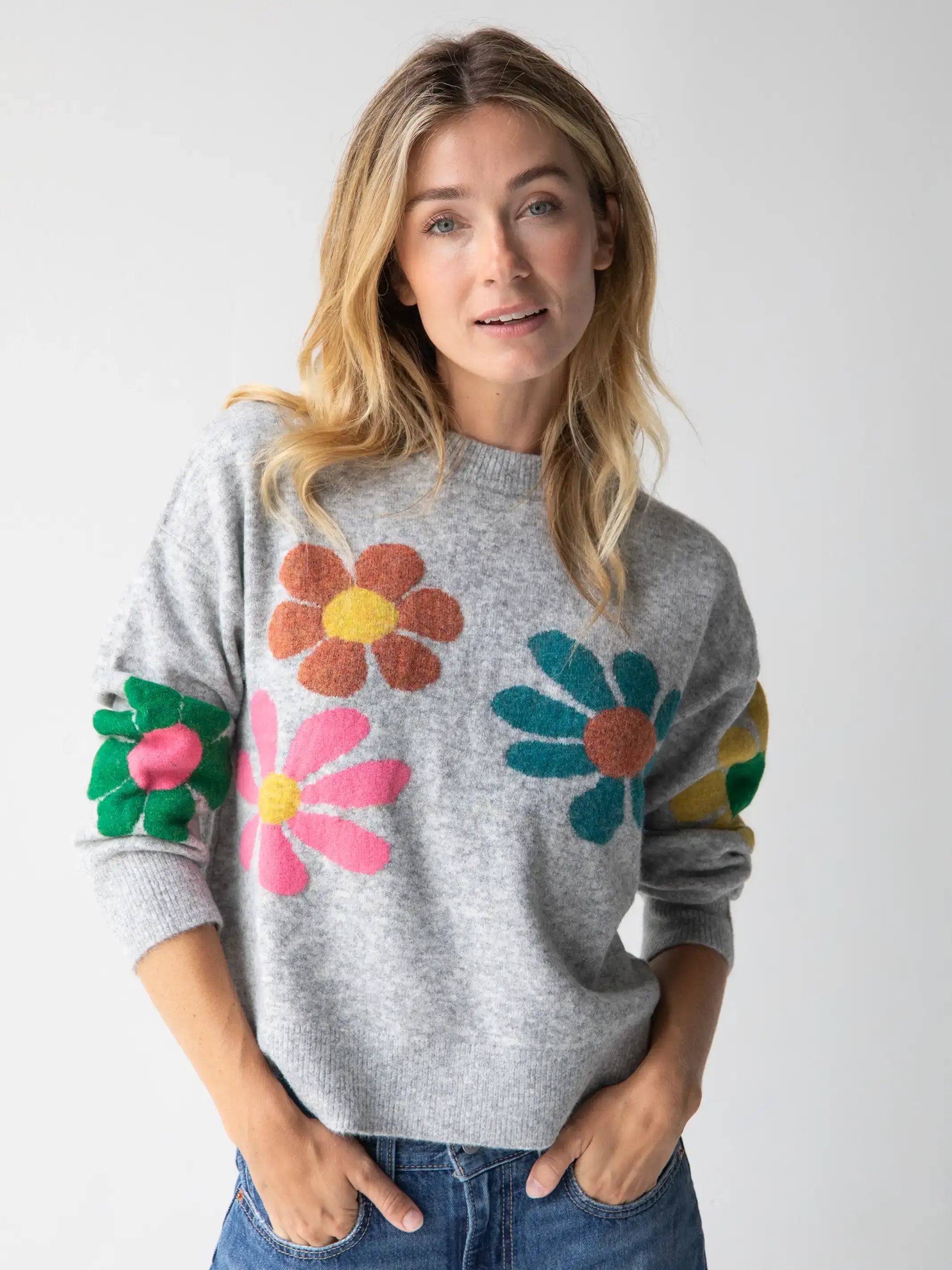 Everyone's Favorite Sweater - Ash Flower Welt Pockets Slit Pockets Flap Pockets