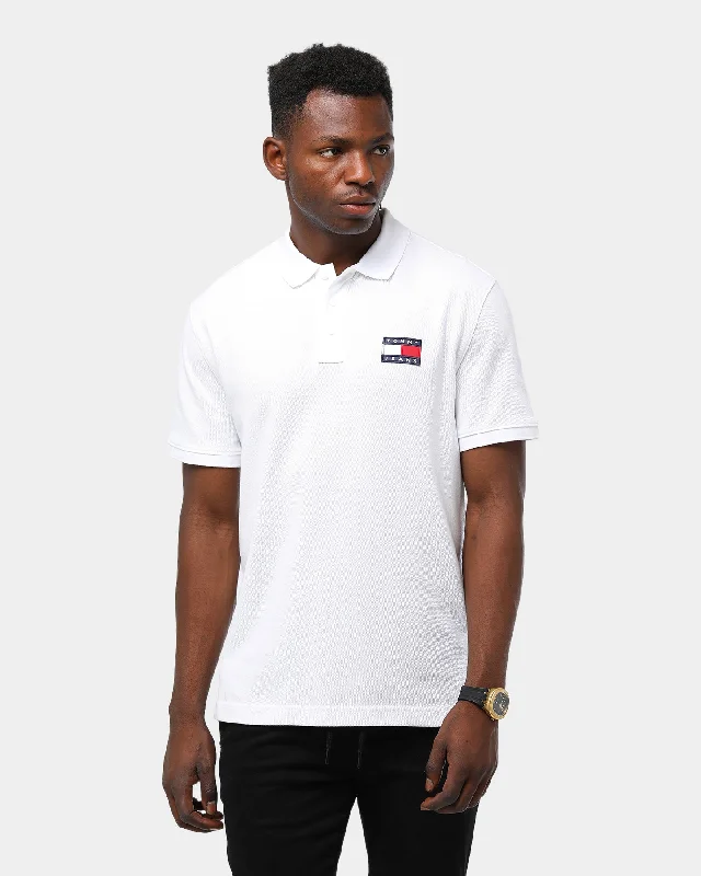 Tommy Jeans Men's TJM Tommy Badge Polo Classic White Fashionable Relaxed Fit Denim